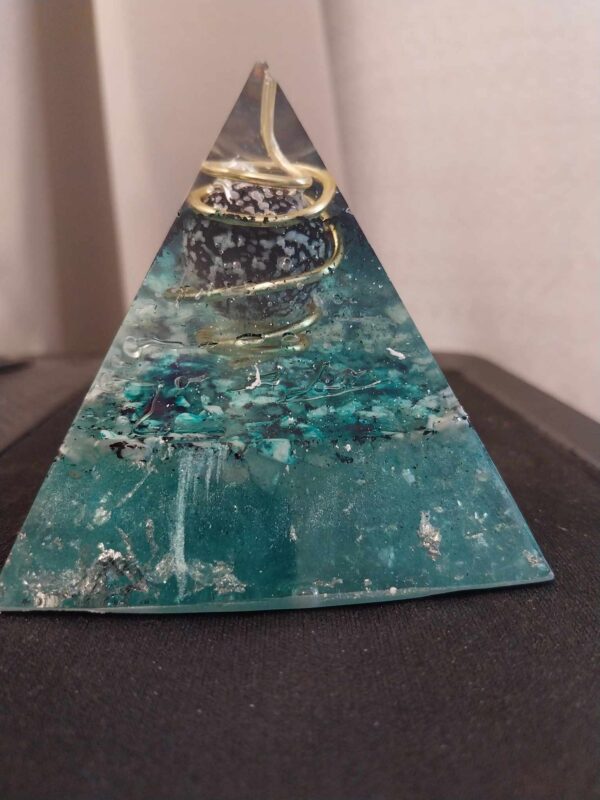 Orgonite pyramidale