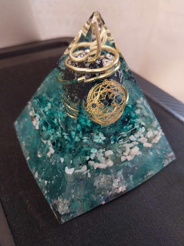 Orgonite pyramidale