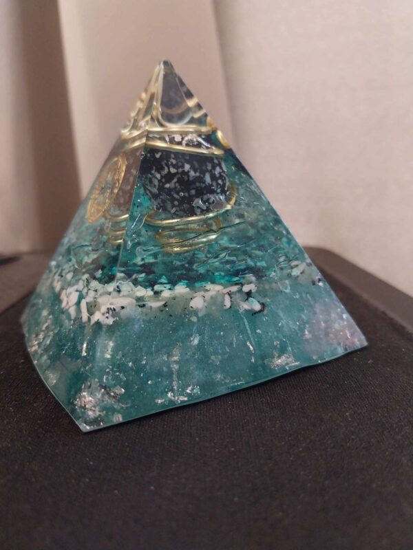 Orgonite pyramidale